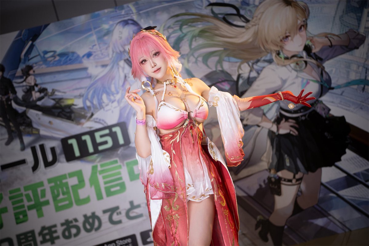 CosFuli's tweet photo. 水淼aqua 鸣潮长离场照 https://t.co/pcCQm98n2h