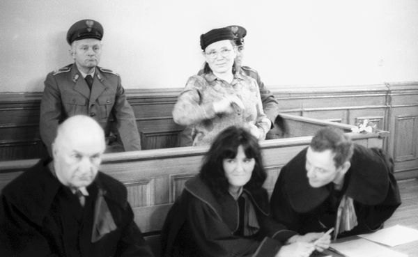 9. marca 1983 - W Grudziądzu rozpocz. się proces Anny Walentynowicz oskarż. przez władze o „kontynuowanie działalności związkowej i organizowanie akcji protestacyjnej” w grudniu 1981 r.; Walentynowicz skazana została na rok i trzy miesiące więzienia w zawieszeniu na trzy lata