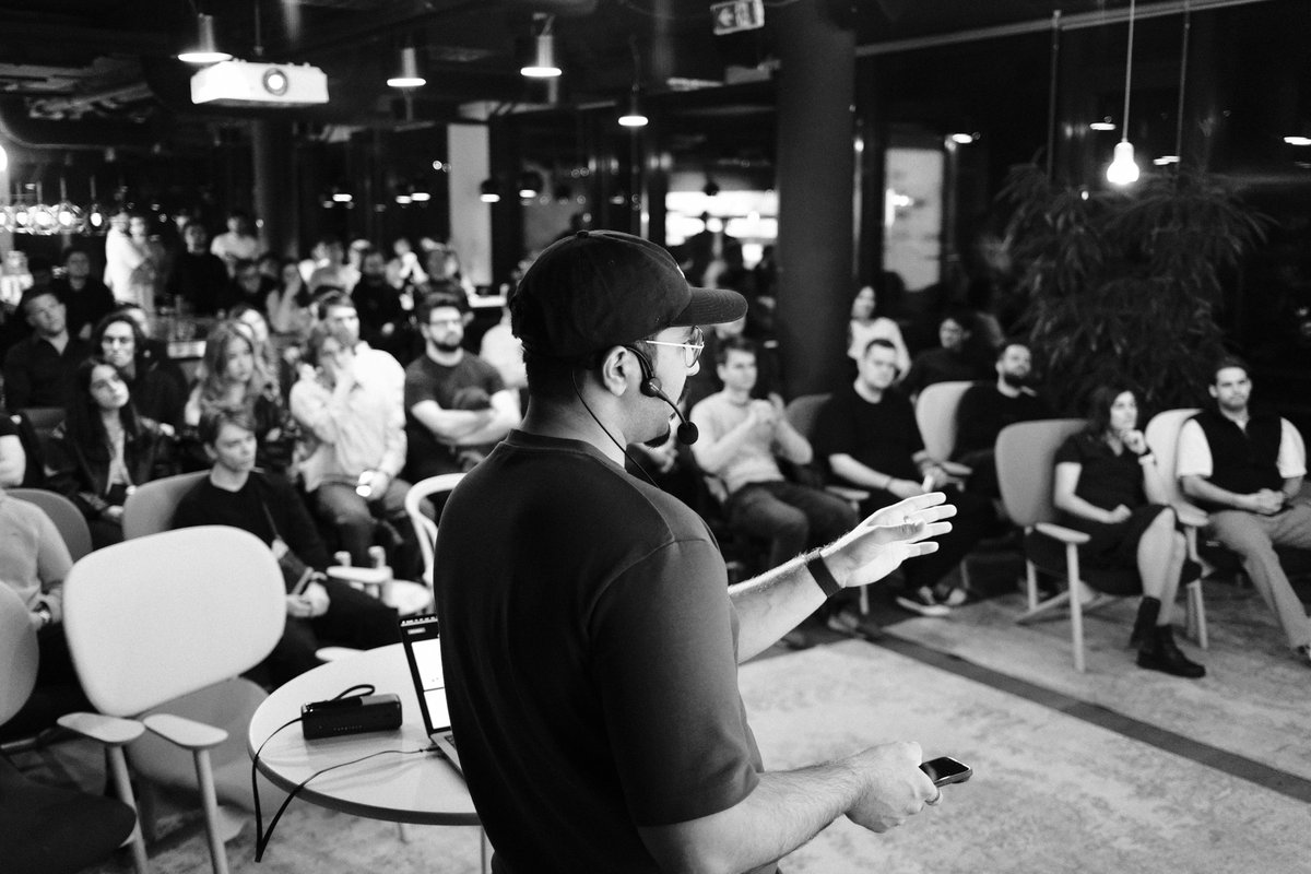 React Prague tweet media