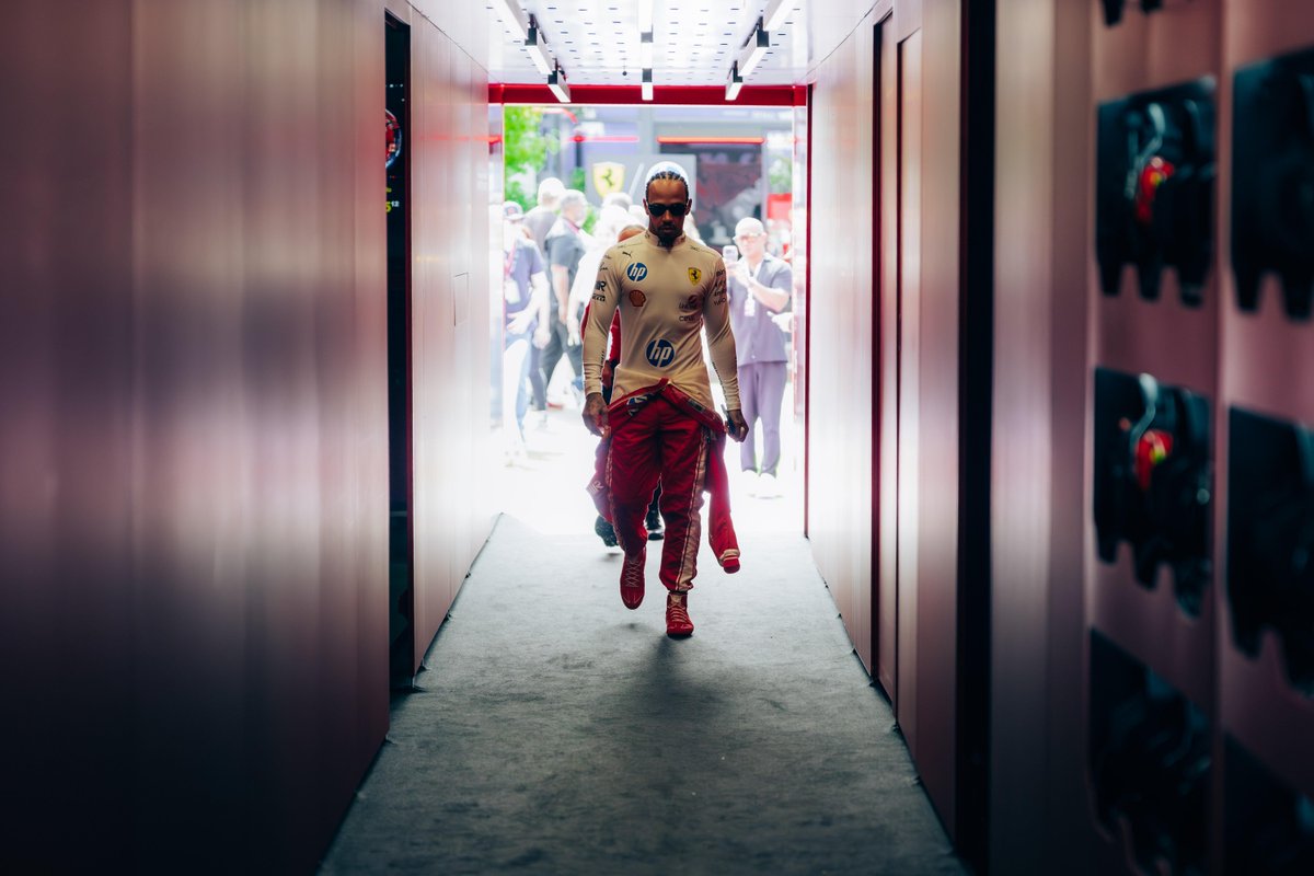 vantagemarkets's tweet photo. A strong weekend on track in Melbourne.
Congratulations to our Partner @scuderiaferrari on their first podium of the season!
#VantageXScuderiaFerrariHP #VantageMarkets #SempreForzaFerrari https://t.co/L4XjxDA7cs