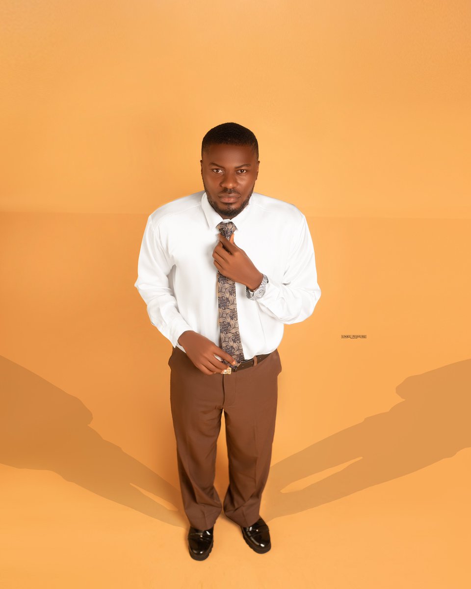 eli_horsfall's tweet photo. Today, I become a medical doctor (officially)

MBBS (Niger Delta University) 
The Biochemist !

Dr. Eli https://t.co/PQL8HFeuYB
