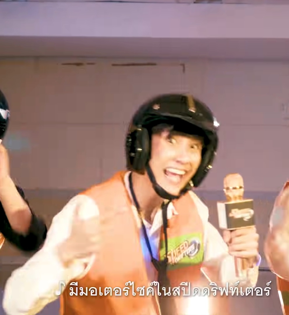 ก่อนจะมาเป็นนักบิดเอฟวัน        
เขาเคยเป็นนัดบิดมอไซค์มาก่อน 

#LOLFanFest2026
#junniorrs