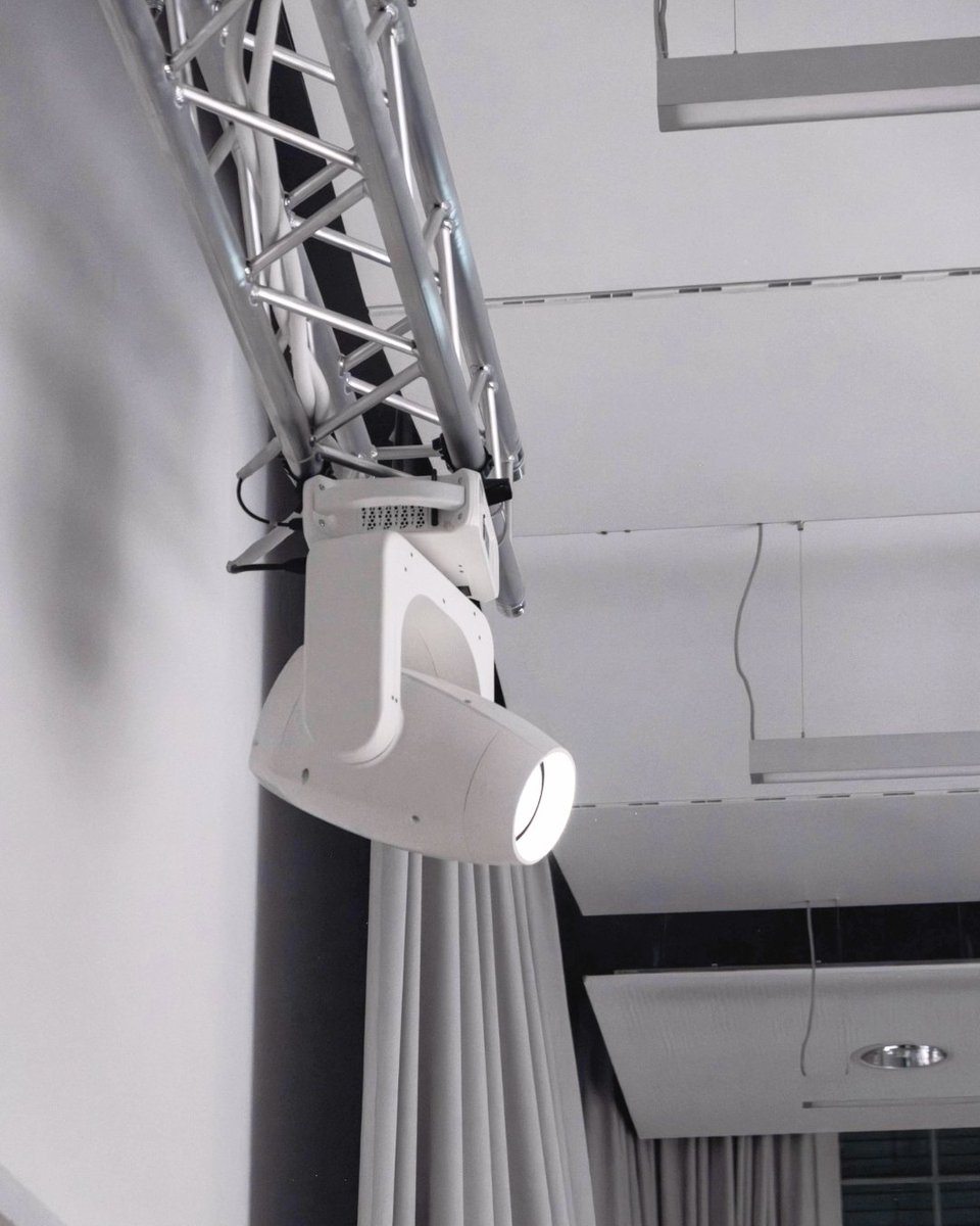 PROLIGHTS tweet media