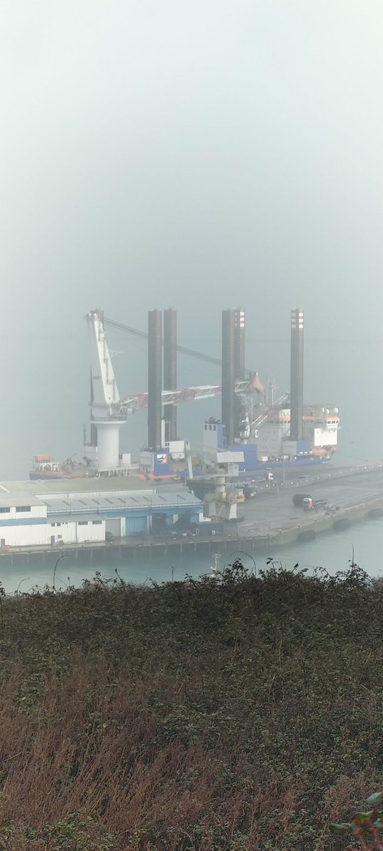 AytonJustyn's tweet photo. 🛷 Paralympic Winter Olympics ⛷️🏭No Incinerator 🏭 Boycott portland port 🇳🇱🥇Mpi Adventure 🥇🇳🇱 in #portland on 9/3/26.A Jack up Barge .#weymouth #dorset #photography  #GOLD #Paralympics2026 #shiplnpics #shipspotting #ParalympicWinterGames #MpiAdventure #JackupBarge https://t.co/iCYSHQFBu0