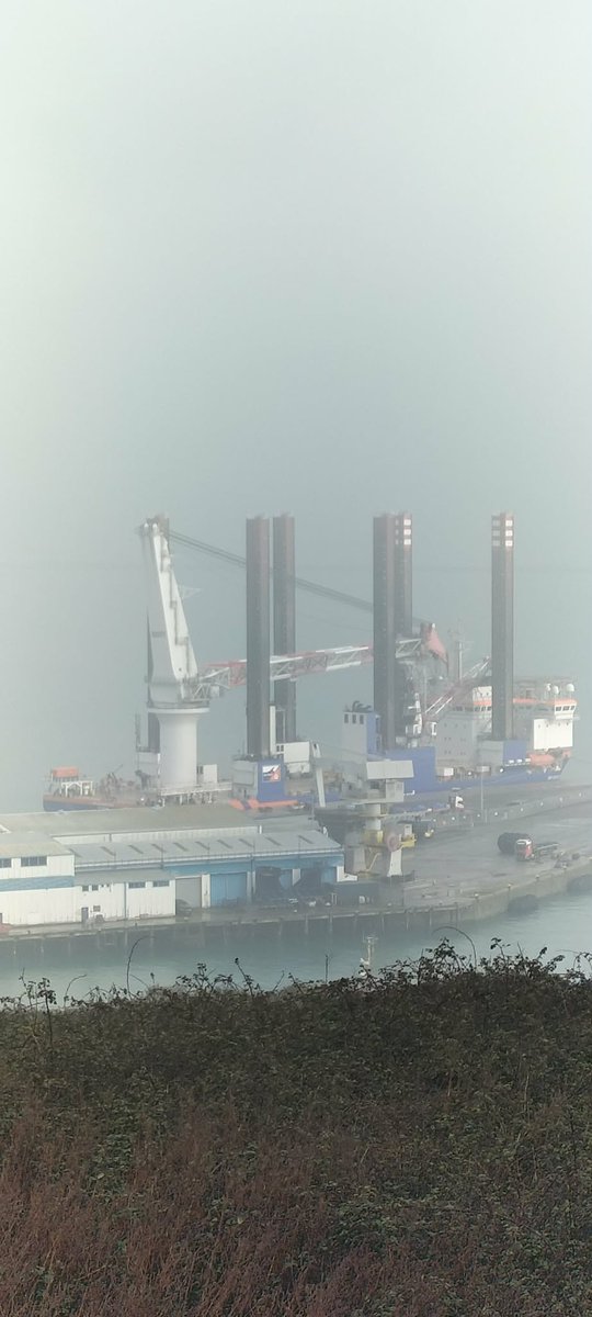 AytonJustyn's tweet photo. 🛷 Paralympic Winter Olympics ⛷️🏭No Incinerator 🏭 Boycott portland port 🇳🇱🥇Mpi Adventure 🥇🇳🇱 in #portland on 9/3/26.A Jack up Barge .#weymouth #dorset #photography  #GOLD #Paralympics2026 #shiplnpics #shipspotting #ParalympicWinterGames #MpiAdventure #JackupBarge https://t.co/iCYSHQFBu0