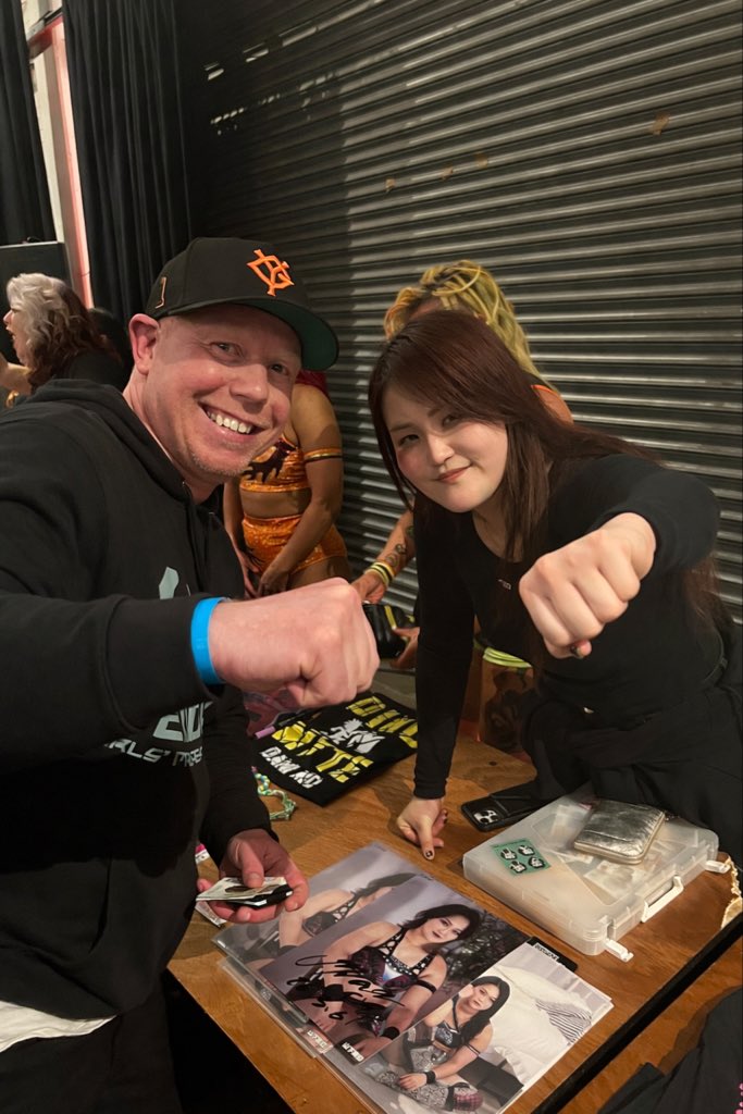Andi3380's tweet photo. What a weekend and got to meet one of my favorite wrestlers @miyu_tjp for the 4th time. 

Miyu killed it all weekend which isn’t a surprise as I’ve never seen her have a bad match. https://t.co/ryvOeAh4sK