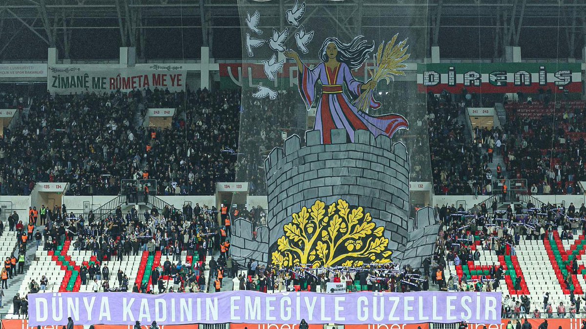 ultras_antifaa's tweet photo. ❝The world becomes more beautiful with women’s labor.❞

📍Amedspor, Turkey https://t.co/teyOqnQXtd