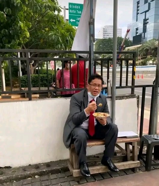 "once, saya ciptakan pertumbuhan ekonomi 6 persen, 7 persen, itu akan hilang dengan otomatis. mereka akan sibuk cari kerja dan makan enak dibandingkan mendemo," - purbaya yudhi sadewa.