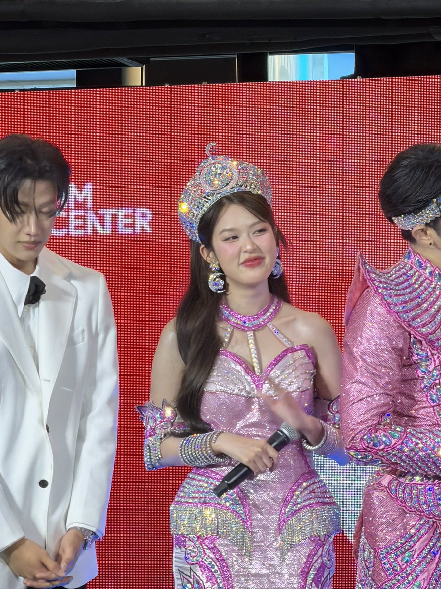 wsakiraa's tweet photo. ทำไรลูก 55555555
#MOBYE 
#LETITBLINGBLINGTOGETHER
#เพชรประกายซีรีส์ https://t.co/NMaDpSM0bV