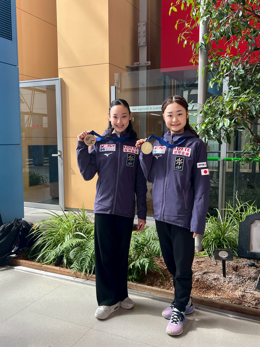 世界ジュニアフィギュアスケート選手権
無事に帰国しました🛬‼️
🏆️男子シングル 🥇中田璃士 🥉西野太翔
🏆️女子シングル 🥇島田麻央 🥉岡万佑子
応援ありがとうございました😊