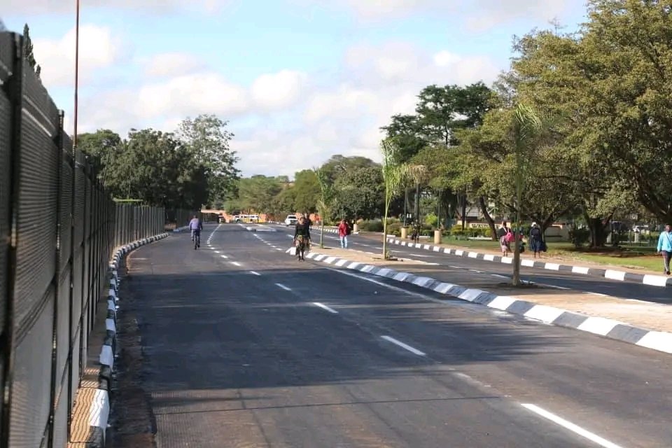 MairosiWatungwa's tweet image. The Minister of Transport and Infrastructural Development, Hon Adv F Mhona will officially open the rehabilitated Lorraine Drive to traffic today, marking a key milestone in strengthening the country's road infrastructure.
#EDWORKS
#InfrastructureDevelopment
#Vision2030AReality