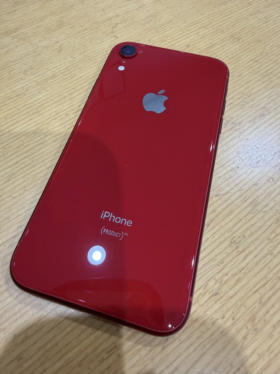今日ゲットしたiPhoneXr状態良すぎて横転