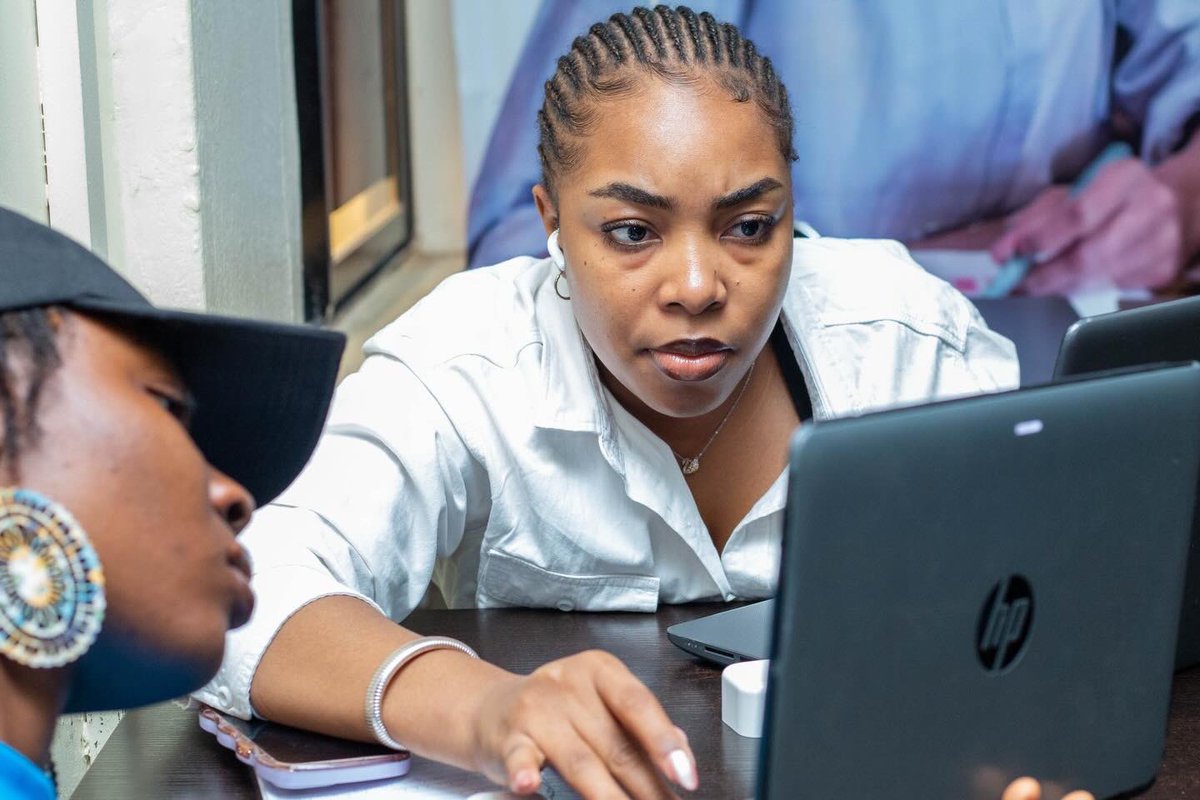 DataLead_Africa's tweet image. The future belongs to those who show up and learn.
Our Data Analytics Bootcamp students starting the week strong. 

#MondayMotivation #TechCareer #DataAnalytics #DataScience #LearnTech #FutureInTech #TechSkills #CareerGrowth #DataLeadAfrica