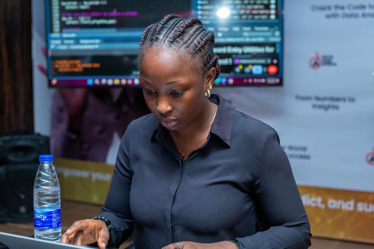 DataLead_Africa's tweet image. The future belongs to those who show up and learn.
Our Data Analytics Bootcamp students starting the week strong. 

#MondayMotivation #TechCareer #DataAnalytics #DataScience #LearnTech #FutureInTech #TechSkills #CareerGrowth #DataLeadAfrica