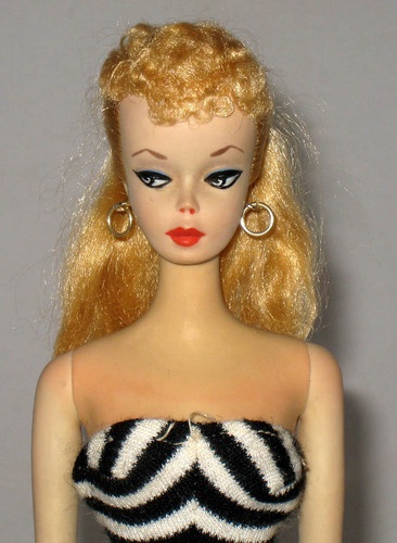 9. marca 1959 - W Nowym Jorku zaprezentowano lalkę Barbie