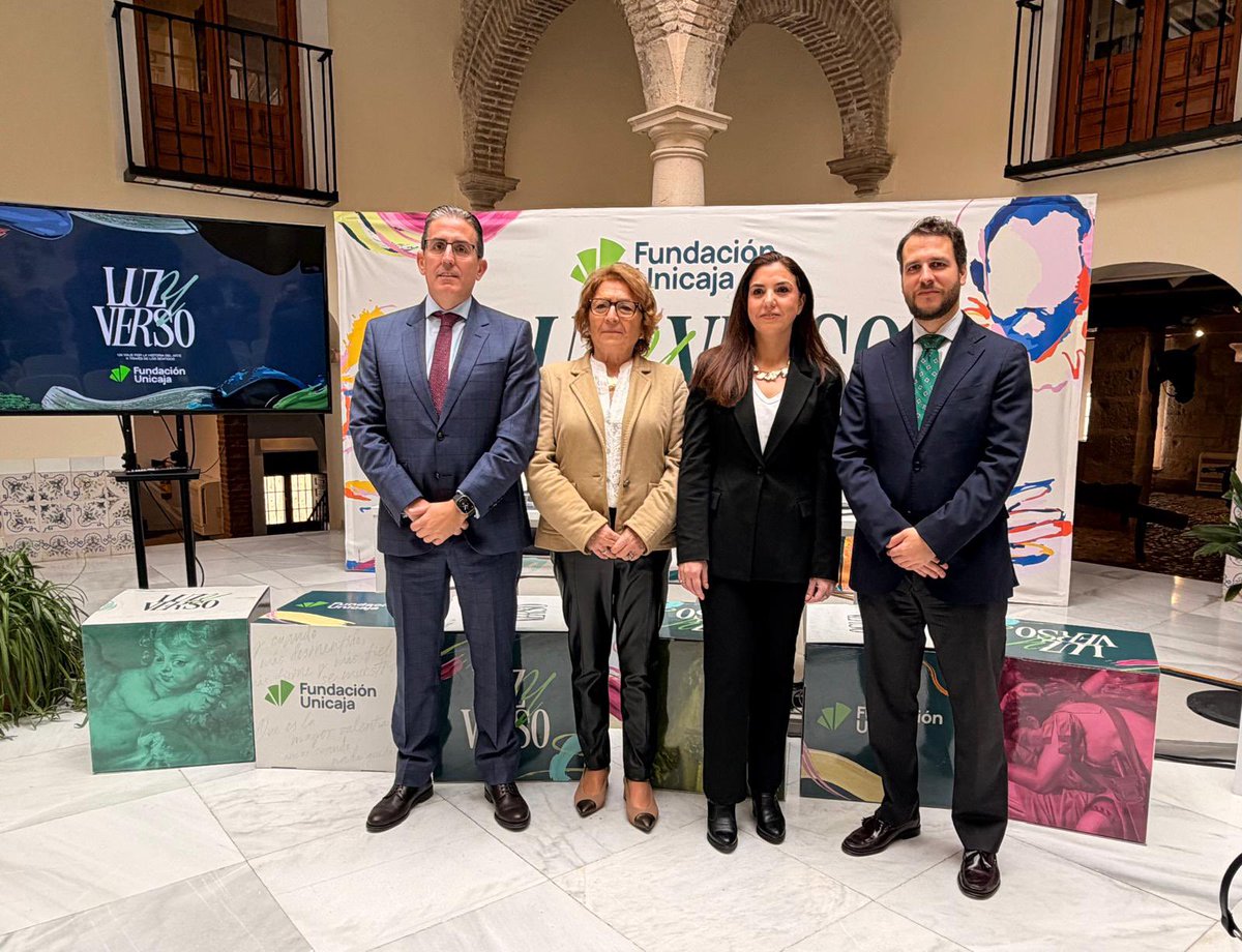FundUnicaja's tweet photo. 🟢Presentamos en el Centro Cultural @barabesjaen nuestro nuevo proyecto 'Luz y Verso', un viaje por más de cuatro siglos de historia del arte español que combina pintura, poesía y música en directo en un espectacular domo 360º y que recorrerá #Andalucía y #CiudadReal. https://t.co/3IMfpqSRUb