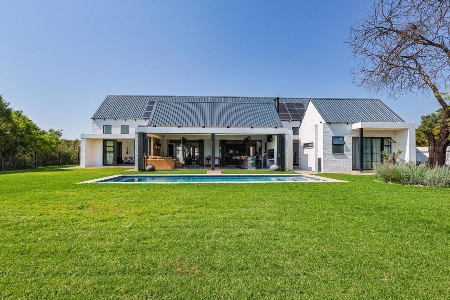 propcentralsa's tweet image. Welcome to your Ridge Estate dream escape. View this property now at buff.ly/OiuqLU1 listed for R12,900,000
4 Bedrooms| 4.5 Bathrooms| 4 Garages| Pool
Follow #PropertyCentral for #EXTREME property
#HomeSweetHome #LuxuryLiving #DreamHome