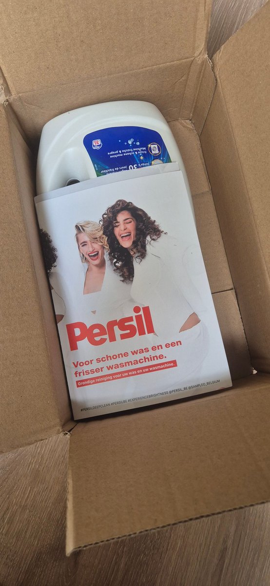 TamaOstach's tweet photo. Pakjes krijgen is leuk. 
Gratis producten mogen uittesten is nog leuker.

 #PersilDeepClean #PersilBE #ExperienceBrightness @Persil_BE https://t.co/TrBhMuaByq