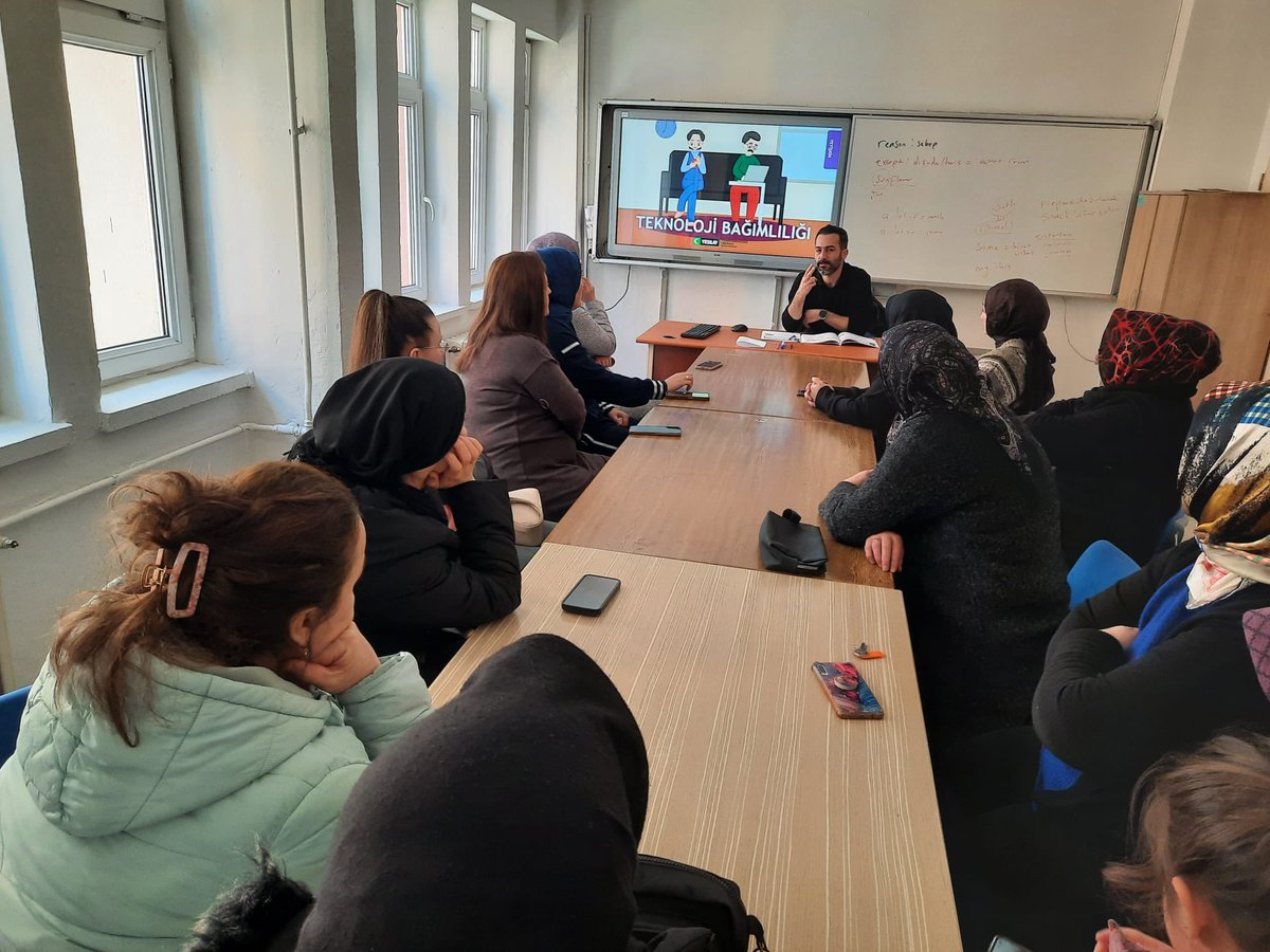 Halk Eğitim Müdürlüğü tarafından Yetişkinler için bağımlılıkla mücadele kursu yapıldı. Kursiyerlerimize katılımlarından dolayı teşekkür ederiz.<a href="/tokatmem/">Tokat İl Milli Eğitim Müdürlüğü</a>