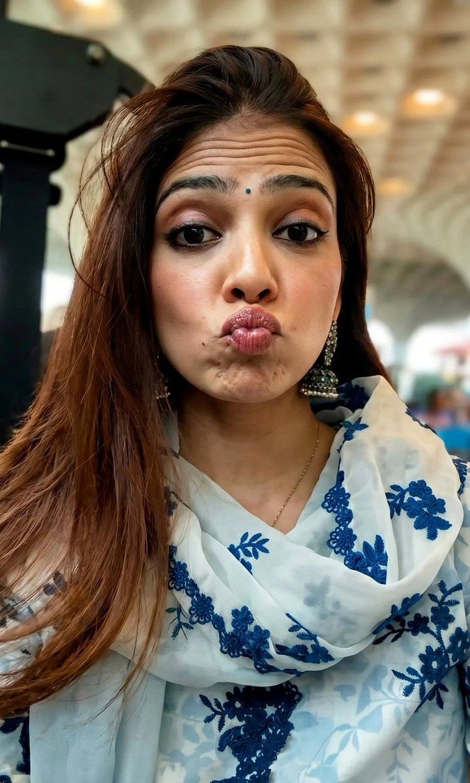 Glamss World tweet media