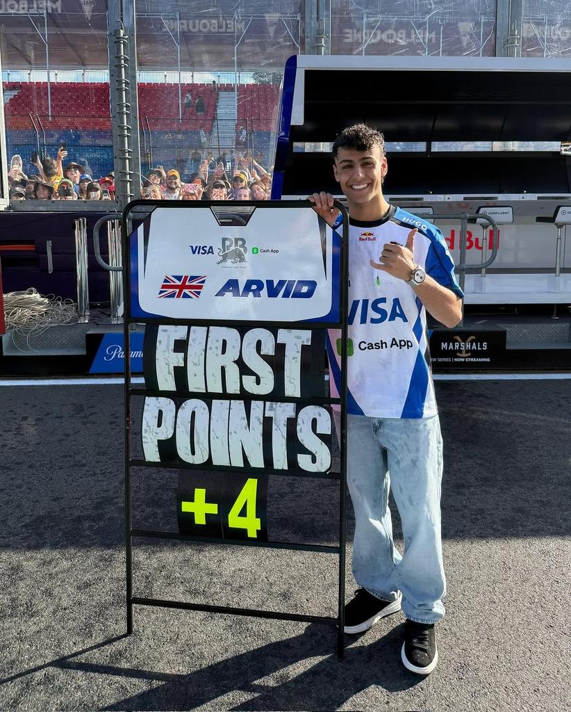 ren. 💤 tweet media