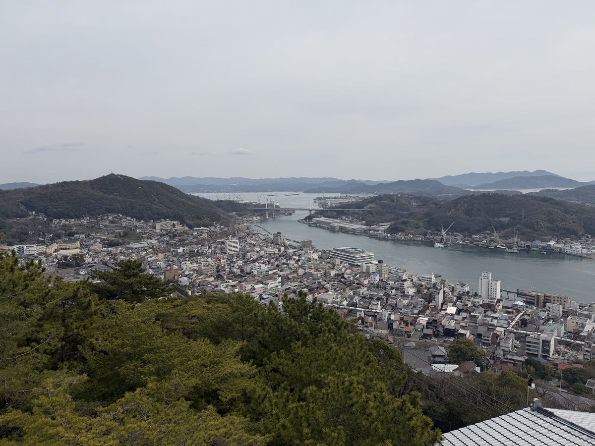 yoo670123's tweet photo. 今日は55年振りに呉市に来ました。
当時の記憶は殆ど無いけど...
YAMATOミュージアムがリニューアル
工事中で4/23にリニューアルオープン
なのでまた来ます。
ついでに尾道にも足を伸ばして尾道
を堪能しました。 https://t.co/wViKFmZp9D