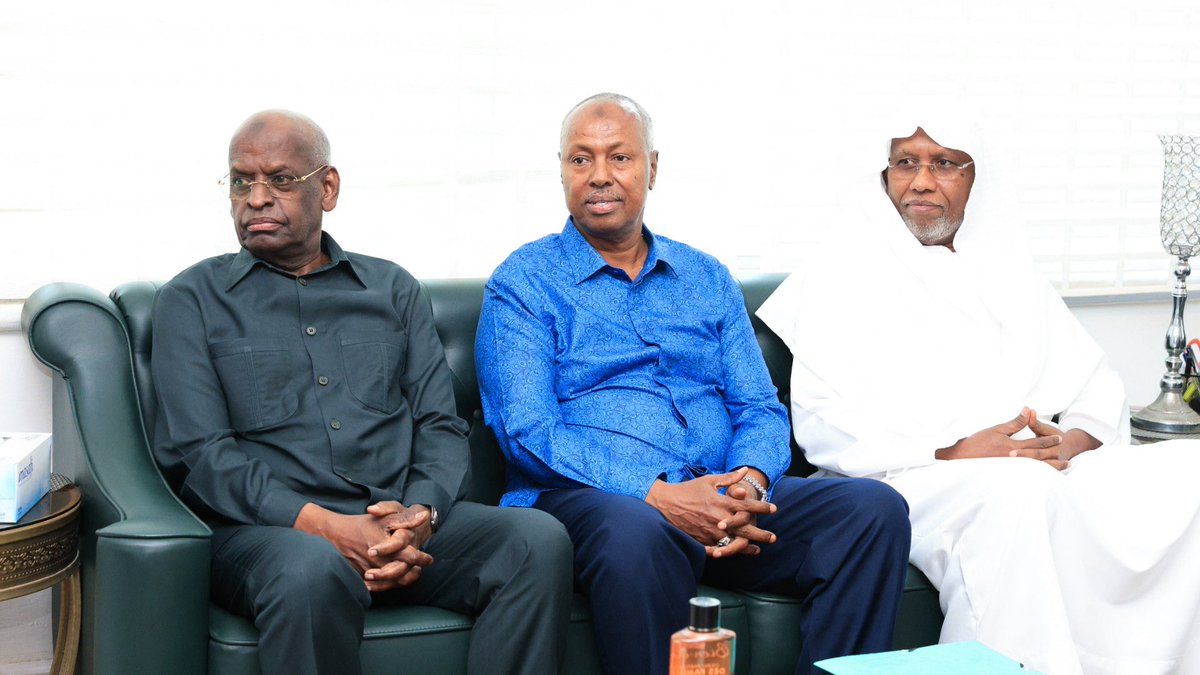 Ilyasdawaleh's tweet image. Tous ensemble pour déposer le dossier de notre candidat. #IOG2026. 
Candidat du Peuple Fier de #Djibouti. 
Ensemble, écrivons la prochaine étape de notre histoire.

 #Unité #Stabilité #Sagesse #Avenir #Consolidation