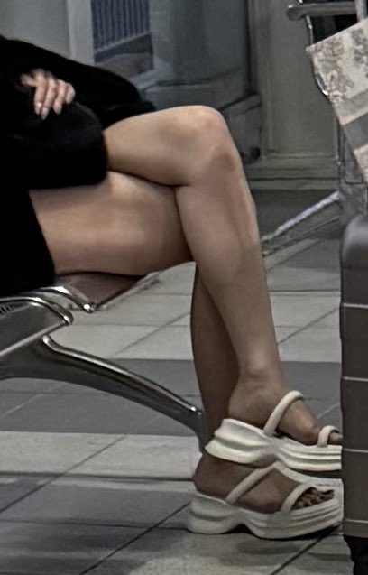 涼拖美腳 tweet media