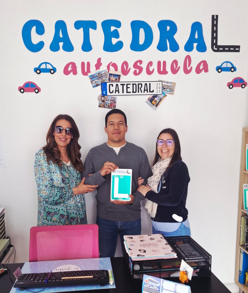 CatedralAuto's tweet photo. Cómo íbamos a olvidarnos de felicitar a nuestros dos últimos aprobados?

Enhorabuena Angelo y Laura por superar vuestro examen práctico, que lo disfrutéis!

Gracias por confiar en 𝘾𝙖𝙩𝙚𝙙𝙧𝙖𝙇!

No lo dudes, #somostuautoescuela 

#Sevillahoy #Autoescuela #DGT #formacionvial https://t.co/NXVYNj8xkm
