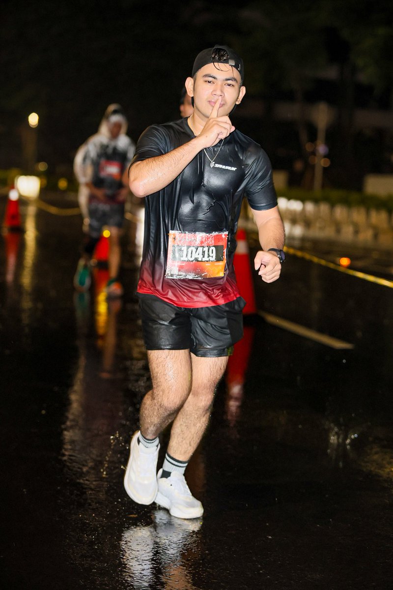 Ubaydillaah's tweet photo. My first 10K. Just the beginning🏃🏻 #sahurun https://t.co/k7PrQJjg1D