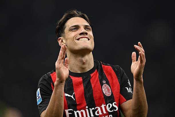 Milan Posts tweet media