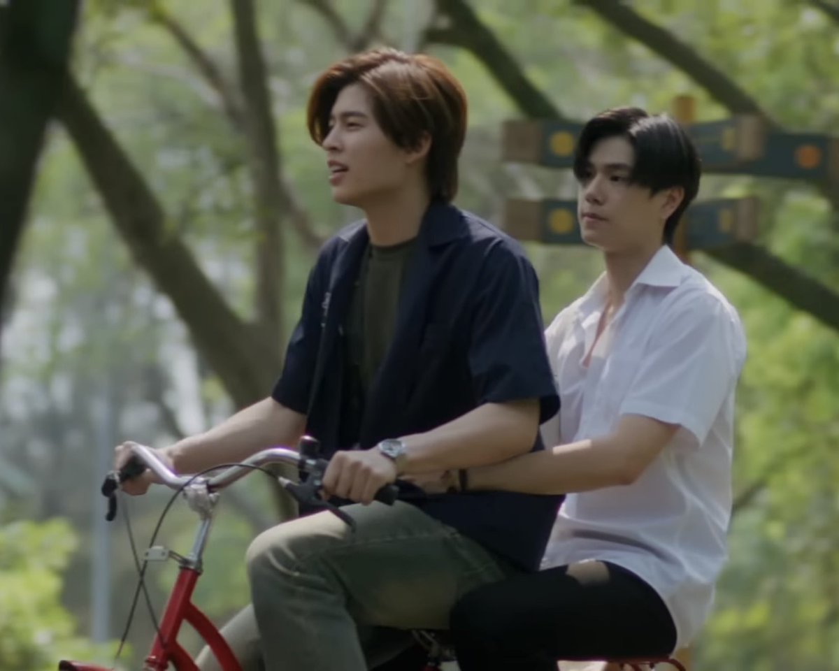 ปภว.เป็นคู่ที่ครบรถนะ ครบรถที่แปลว่า ‘รถ’ จริงๆ รถไฟ รถไฟฟ้า รถยนต์ รถแข่ง รถมอไซค์ รถจักรยาน