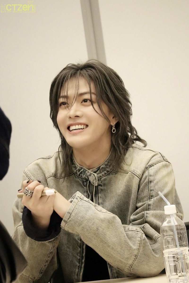 진짜 한결같이 팬들 바라봐주는 유타 어떻게 안 사랑하냐고!!!!!!!!!!!