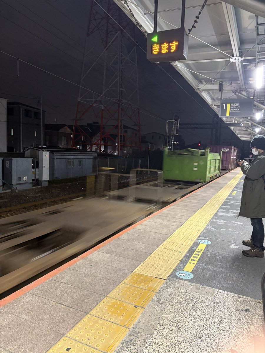 zerokyanora's tweet photo. 浜川崎駅周辺って無賃してる人絶対いるだろってくらい緩い…
しないけど… https://t.co/Rq6qlv6xDE