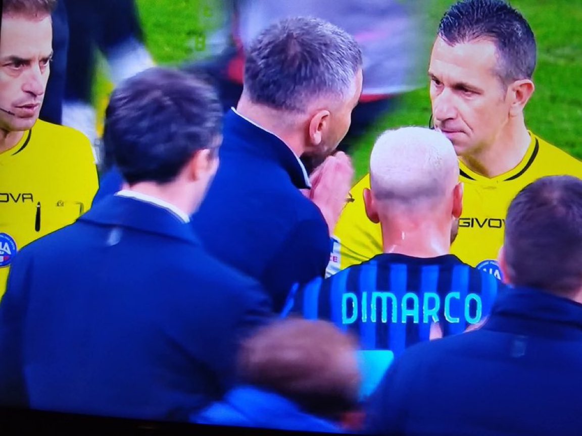 "Adesso richiami le squadre, ricominciamo a giocare sinchè non pareggiamo"
#MilanInter