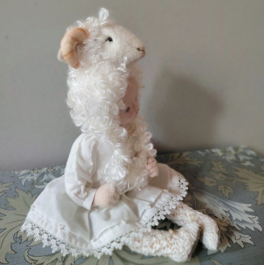 北鎌倉ギャラリー月さまにての絵画と人形展「春ノ宴 -はるのえん-」に参加させて頂きます。2026ねん4月3日(金)～12日(土)11時～17時(最終日16時まで)
どうぞよろしくお願いいたします。　#羊毛 #フェルト #創作人形