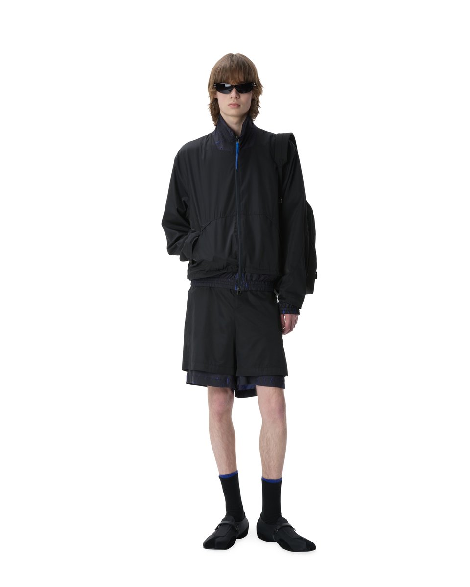 _adererror's tweet image. 캔디 포장지의 주름에서 영감을 받은 텍스처를 통해 26SS 시즌의 차별성을 담은 시그니처 소재 아이템들.

#ADERERROR