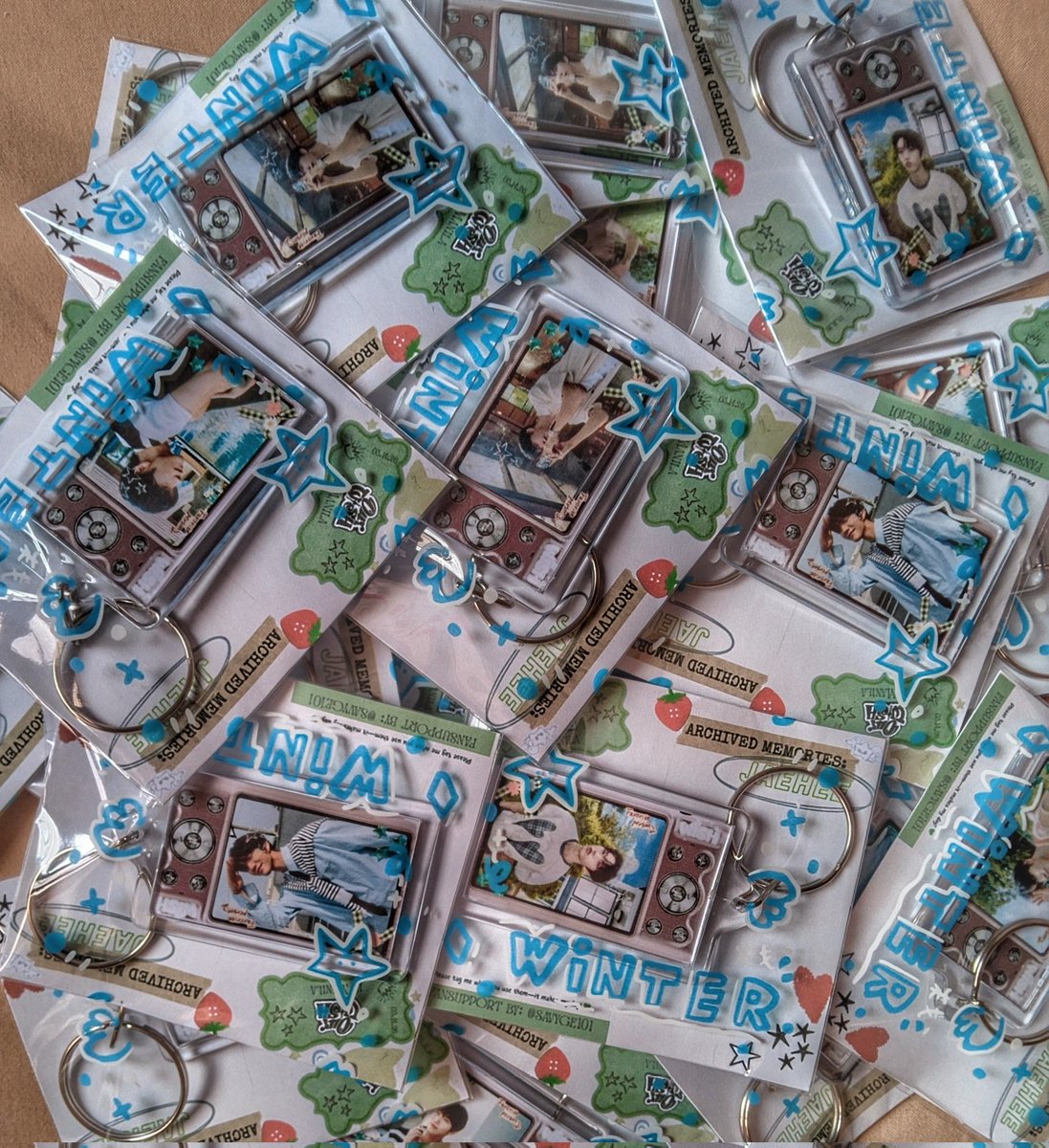 Savyge101's tweet photo. Sneak peek! 🎞️✨ Jaehee’s archived memories are packed and ready for #OurWISHinManila! 🍭 

​Sooo excited to see these hanging on your bags! 🎒🤳🥺 

You can also hit me up for trades😙😉, since I’d love to meet fellow WISHies and swap freebies as well on d-day! 🤝💚🌈 https://t.co/DsP31ZZVF9