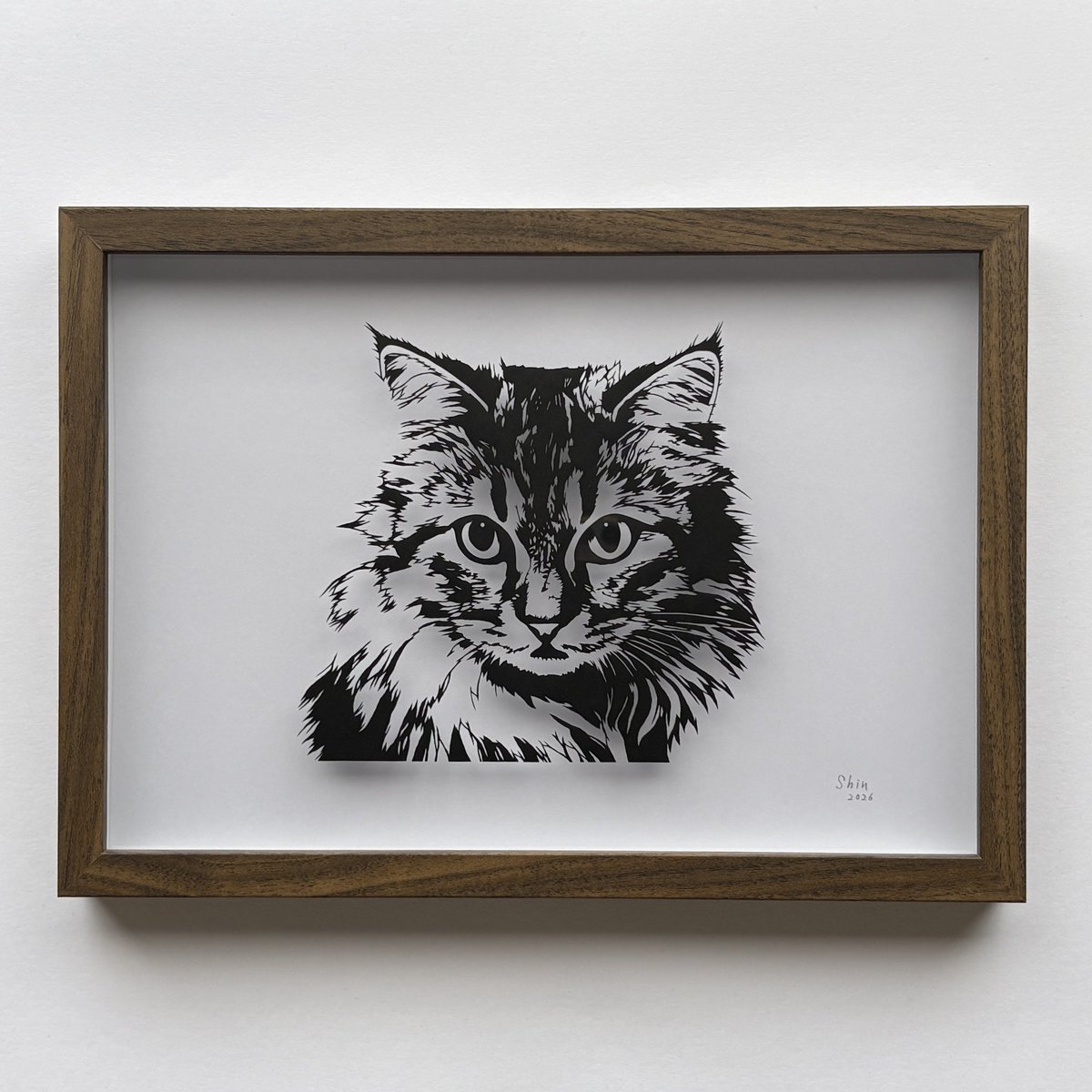 Shin_cutart's tweet photo. 【切り絵作品】
『ノルウェージャンフォレストキャット』
現在、出品中です。
販売ページはプロフィールのリンクからご覧いただけます🖼️
#ノルウェージャンフォレストキャット https://t.co/AbC6TUz01Z