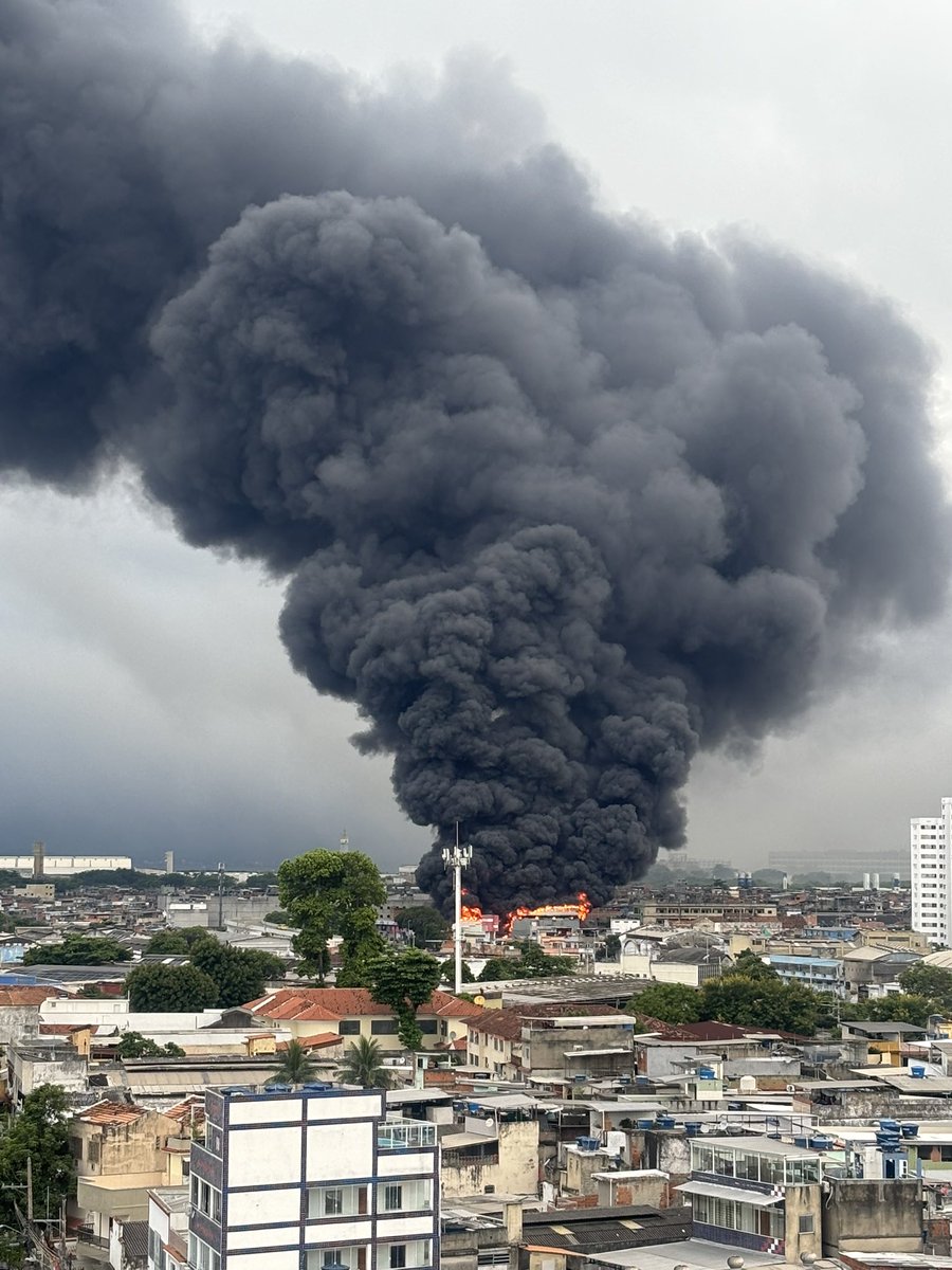 toni_crf's tweet image. Acordei com isso na janela . #incendio #ramos