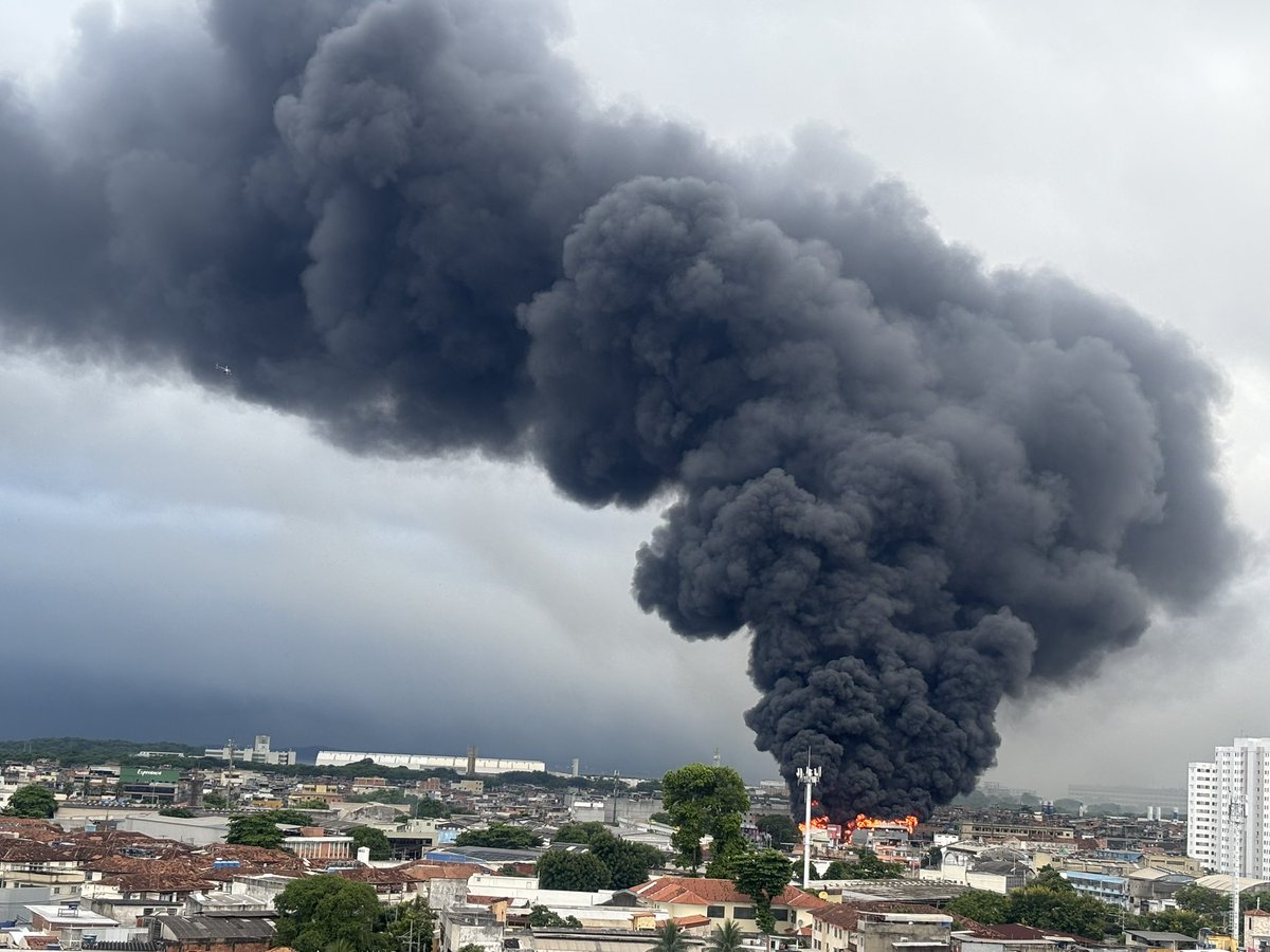 toni_crf's tweet image. Acordei com isso na janela . #incendio #ramos