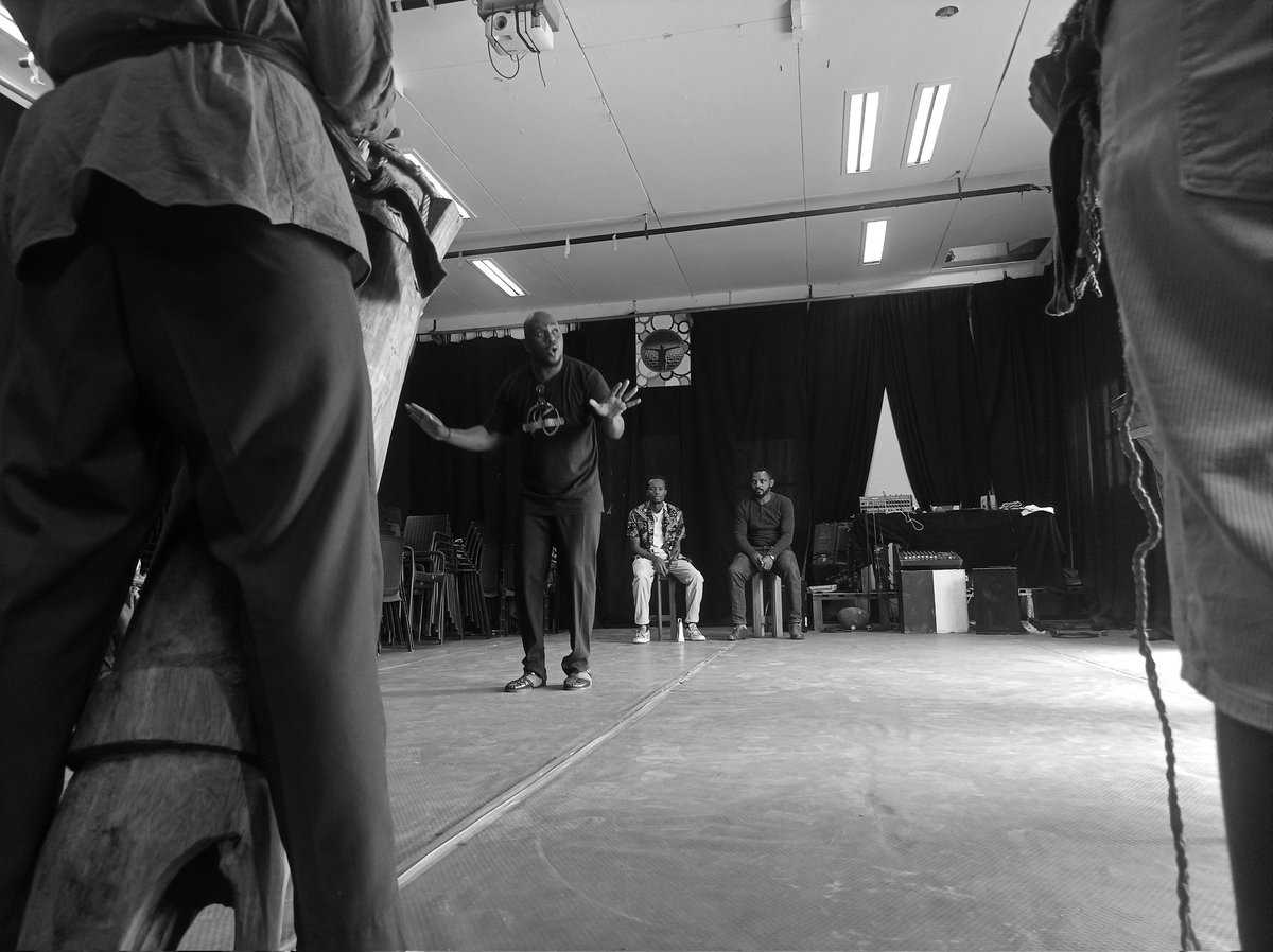 KevinBikatal's tweet photo. Allons-y en douceur... c'est lundi
#Tige_de_manioc
#God_dey_inside https://t.co/UmbQEjYFgy