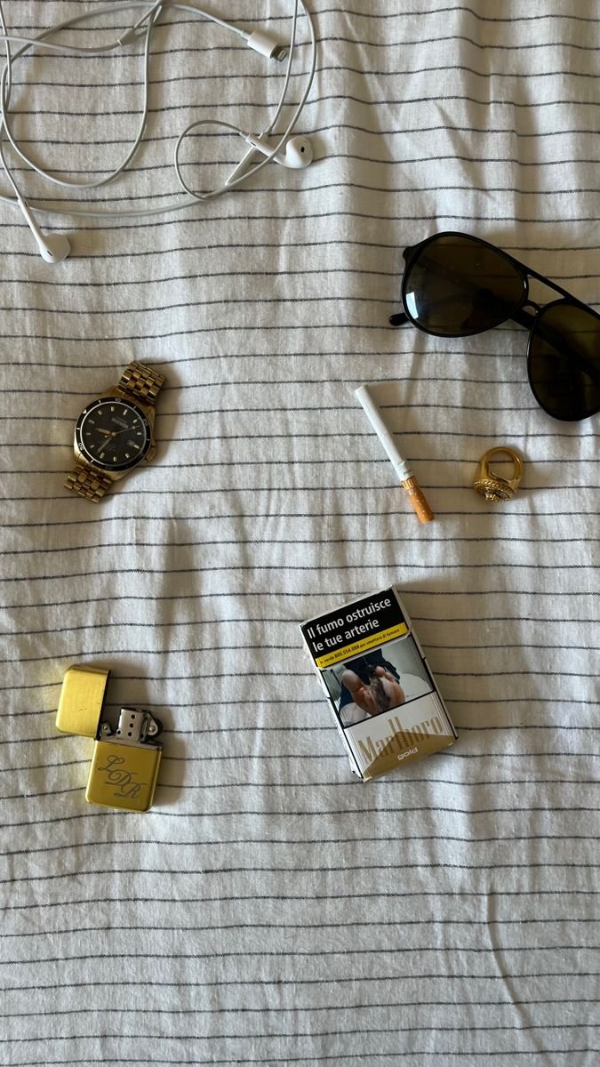 cigarettesummer's tweet photo. Idc what people say, the marlboro gold is a very enjoyable cigarette for chain smoking https://t.co/Uh5ZB28BjL