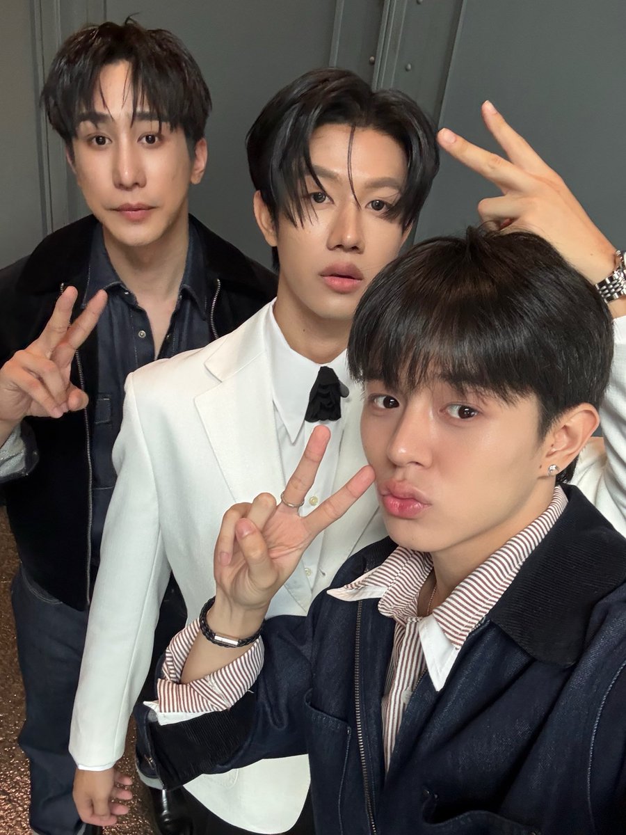 ณิชรับจัดดอกไม้เฉย ๆ 🌷 tweet media