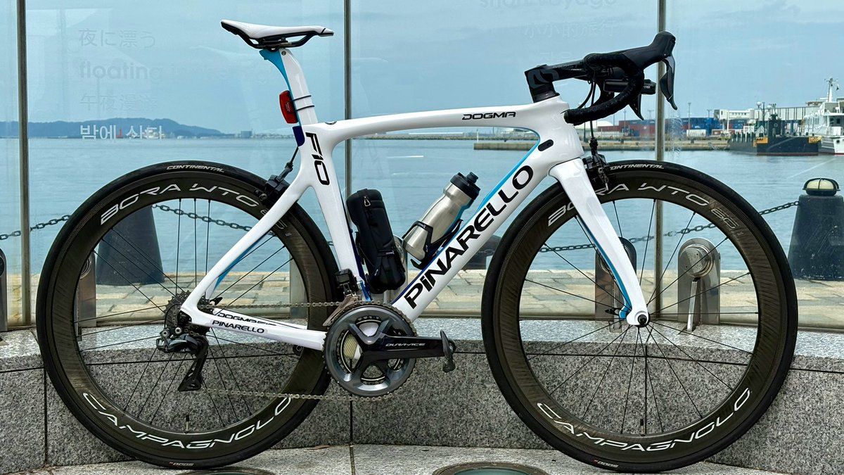 kryon291's tweet photo. ディスクブレーキ真っ只中の時代に、まだ古さを感じないF10。好き。

#pinarello #roadbike https://t.co/B33AEzlNX3