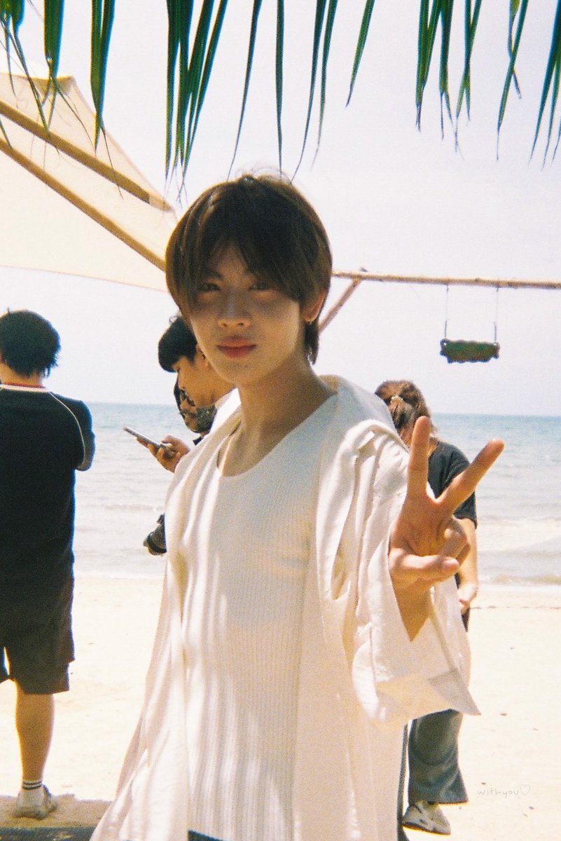 พี่วรรณกับกล้องฟิล์มหล่อระเบิดมาก
#Firstone