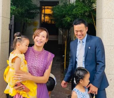 ko__ko__ko__ko_'s tweet photo. ドバイ在住竹花貴騎と美人トレーナー妻のセレブ生活が異次元でバズってるけど、元妻とその間の3人のお子さんが不憫でならないなぁ。巨万の富を得た男が、下積み時代を支えた女を捨てて新しいエロい女に乗り換えるの、典型的なビリオネアストーリーだけども😂😂 https://t.co/v3DdTwKl4B