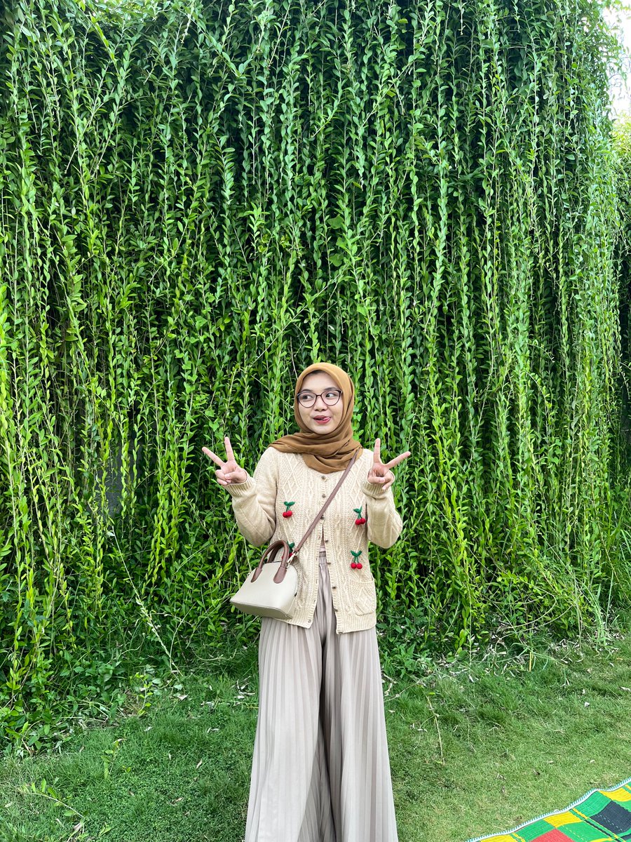 raehanfadilaa's tweet photo. My biggest lesson : Make yourself a priority ✨ https://t.co/ZeG12TaMAa