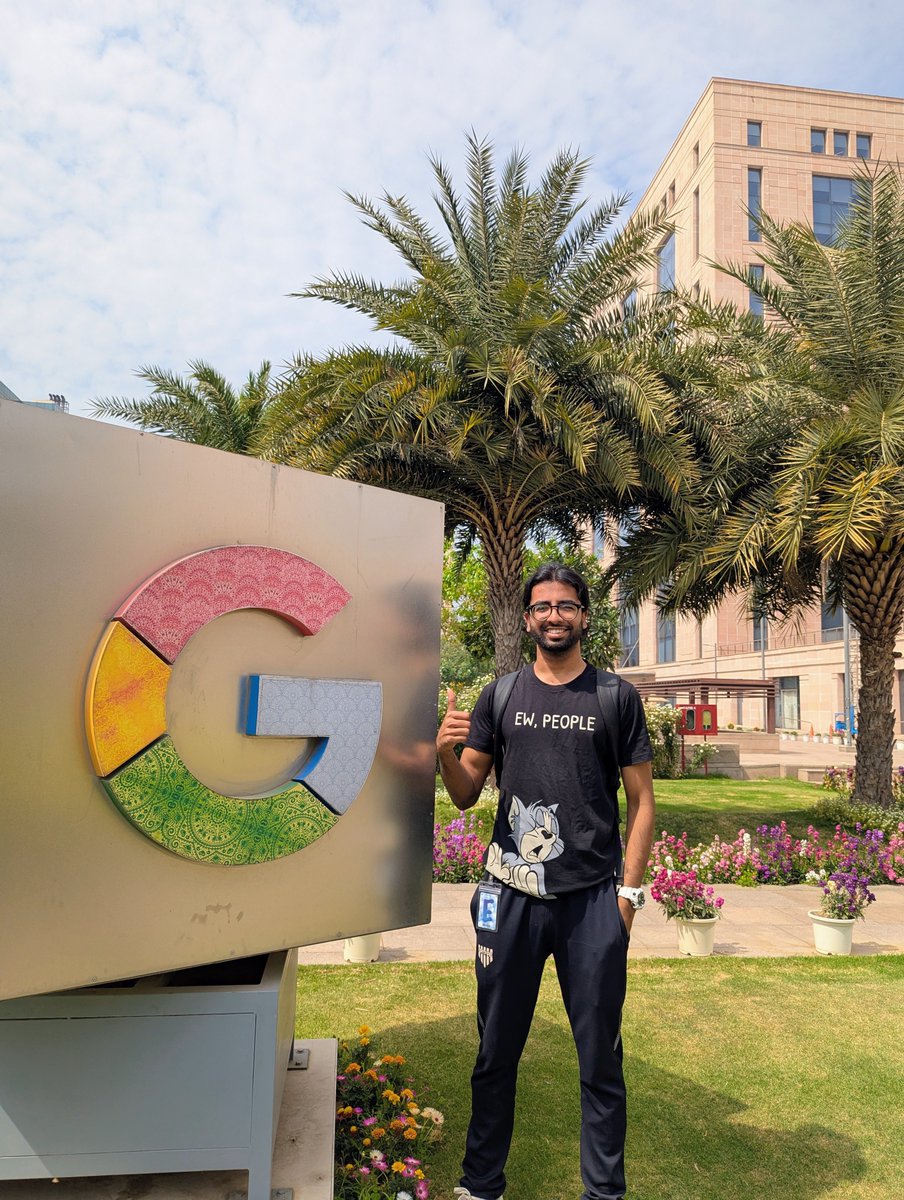 rollingHarshit's tweet photo. 10,000 likes and I'll quit my Software engineer job at @Google tomorrow. https://t.co/kgOcroiuYN