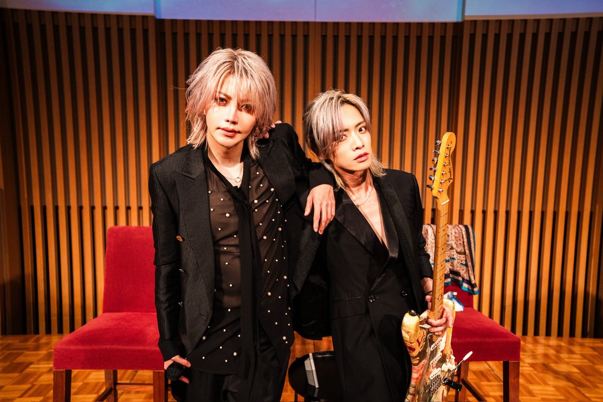 Shou tweet media